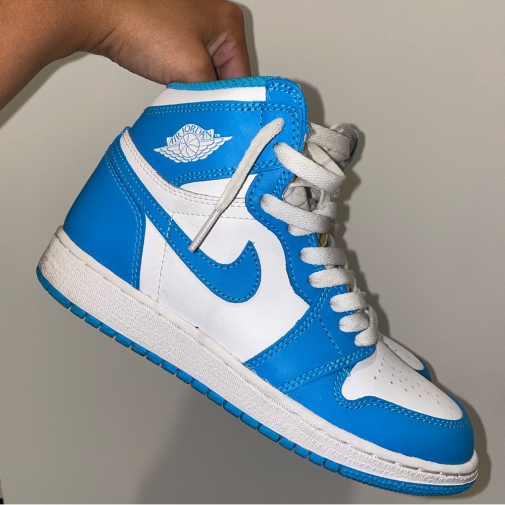 Nike UNC 1s Sneakers